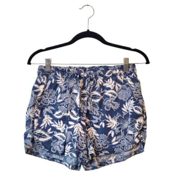 American Eagle Outfitters Pants - American Eagle Blue And White Tropical Floral Shorts Size S